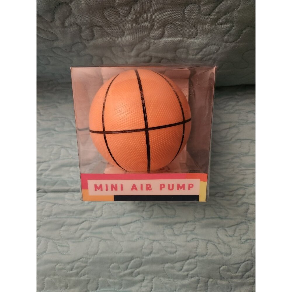 Target Bullseye Playground Basketball Mini Air Pump NWT